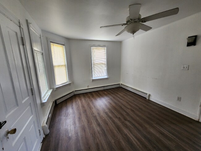 Building Photo - 248 S Hellertown Ave