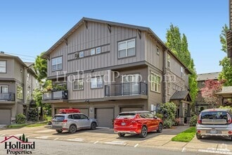 Building Photo - 615 NE Garswood Ln