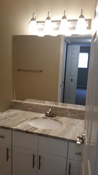 Bathroom Cabinets Knoxville Tn windrush apartments rentals - knoxville, tn | apartments Bathroom Cabinets Knoxville Tn windrush apartments rentals - knoxville, tn | apartments