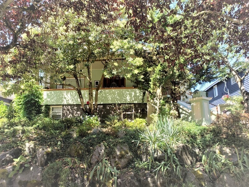 Primary Photo - 5833 Woodlawn Ave N
