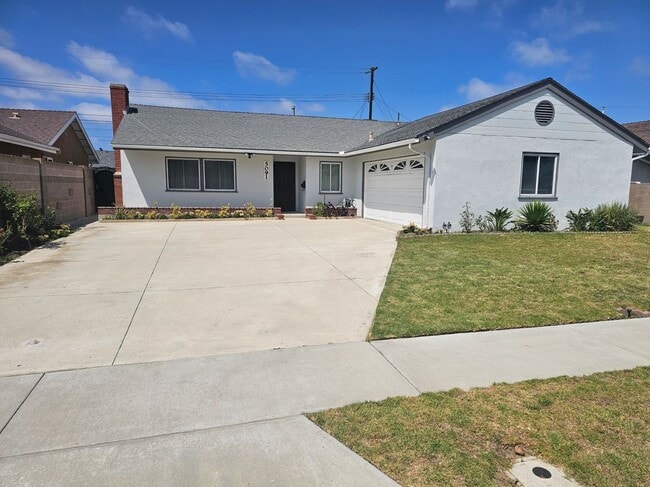 Building Photo - 5091 Quail Cir