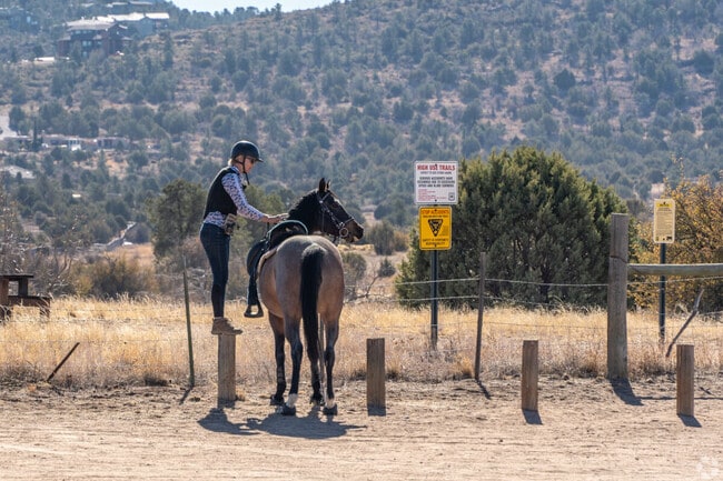 Saddle up and enjoy panoramic views along Williamson Valley’s beautiful trails.