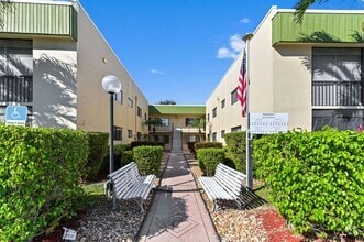 Building Photo - 15217 Lakes of Delray Blvd