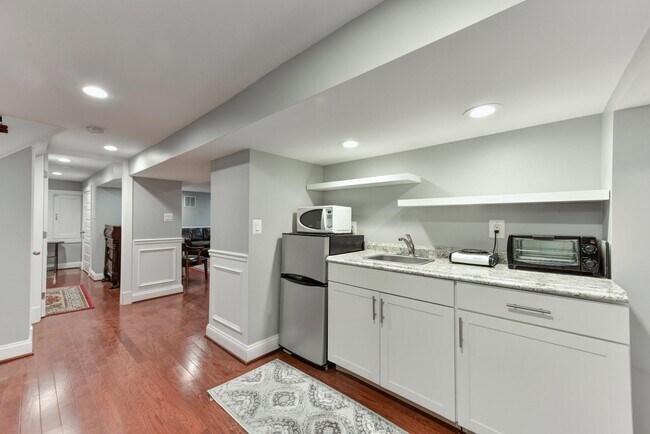 Foto del edificio - 103 W Cedar St