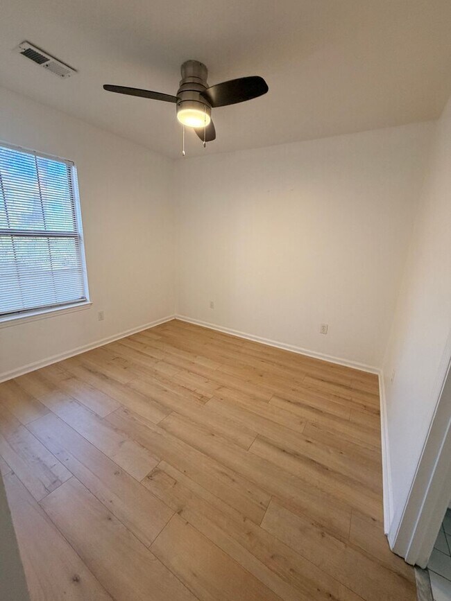 Foto del edificio - Cozy Wisteria Court