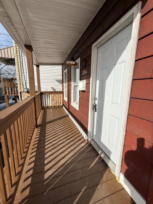 Foto del edificio - Updated 2BR 1.5 Bath House now available!