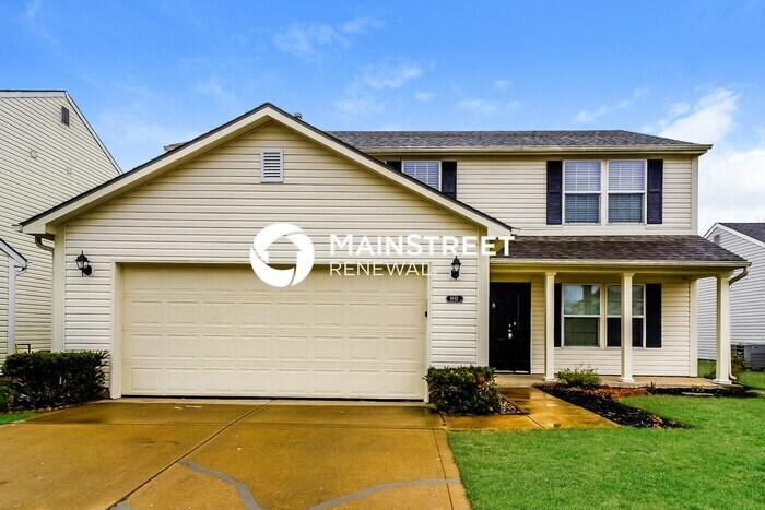 Foto principal - 4 Bedroom Pet-Friendly Home in Greenwood, IN with Main Street Renewal