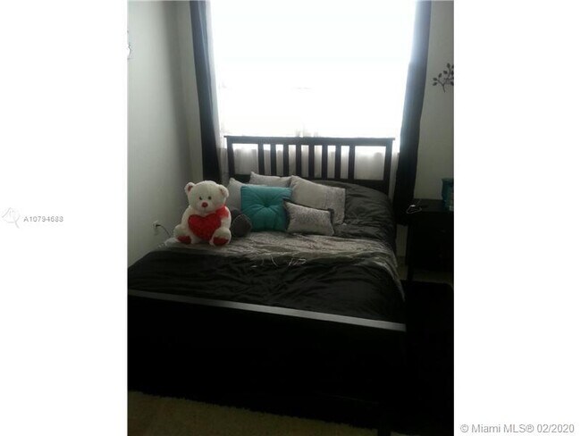 Foto del edificio - 1666 79th Street Causeway