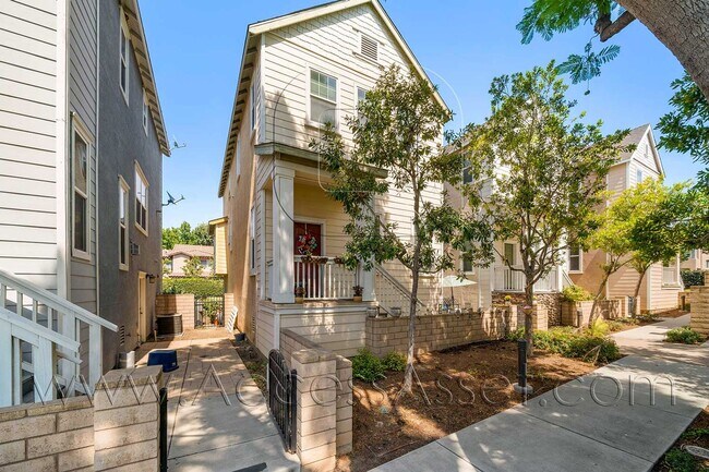 Foto del edificio - Stunning 3 Bed/2.5 bath Home, FULLY FURNIS...