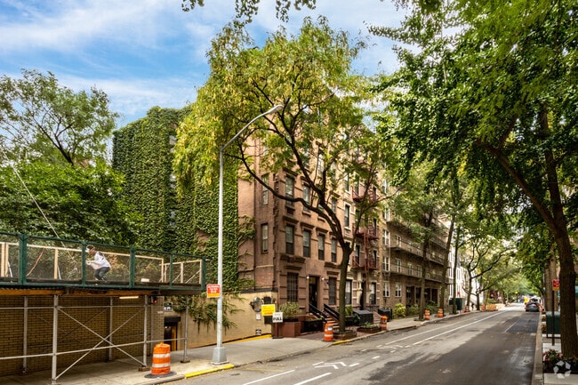 Building Photo - 538 E 89th St