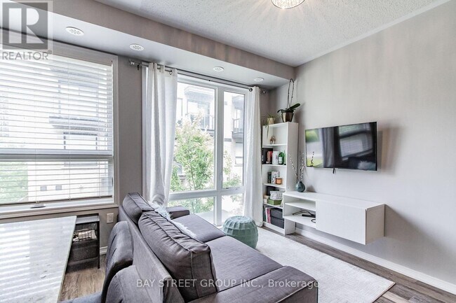 Photo du bâtiment - 32 Fieldway Rd