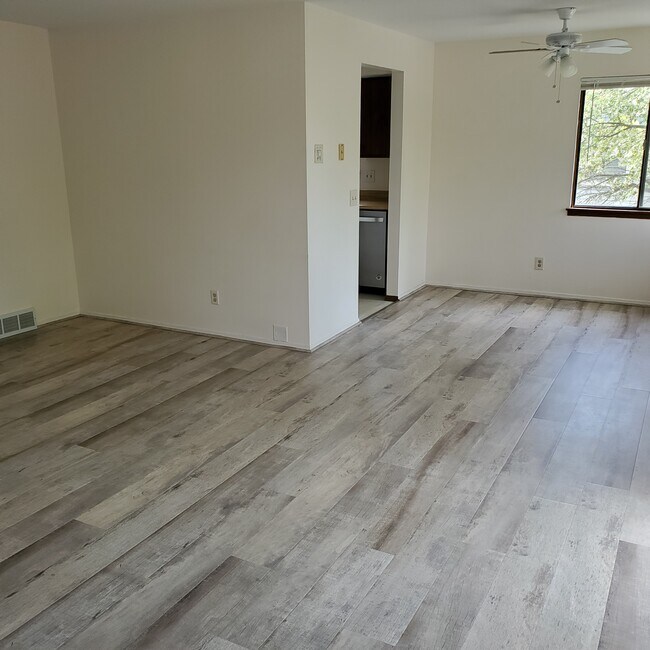 open space living/dining room - 2609 Smithfield Dr