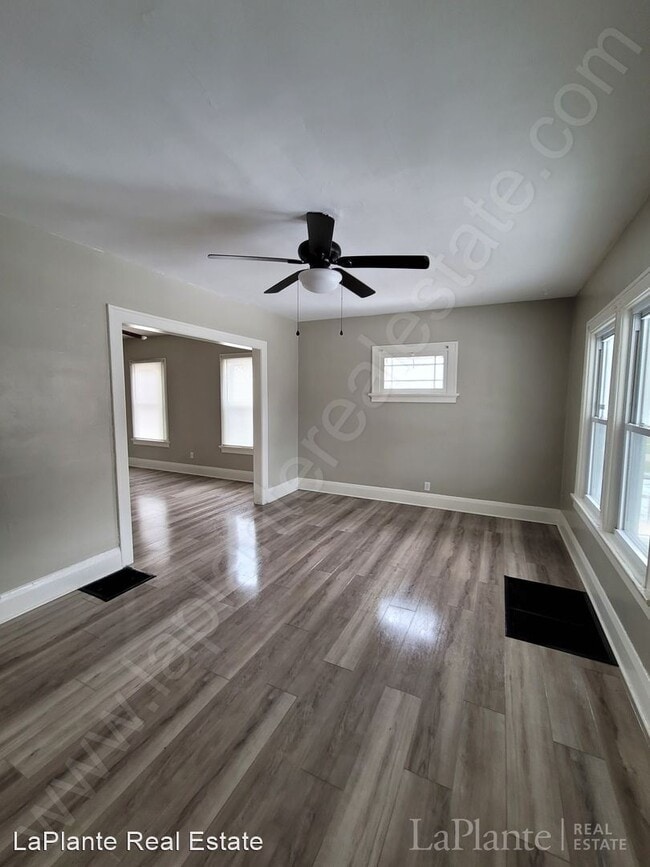 Building Photo - 3 br, 1 bath House - 1316 W Delaware Avenue
