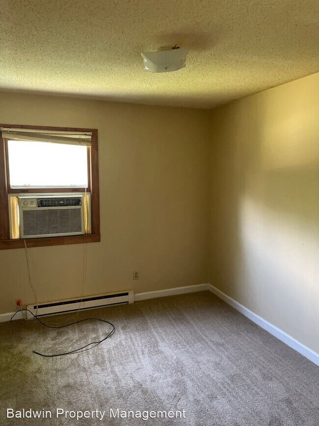 Foto del edificio - 3 br, 1.5 bath House - 1701 PLOUGHBOY LANE