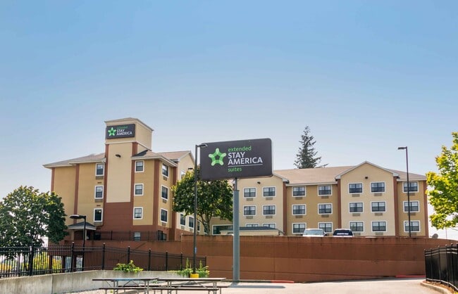 Building Photo - Furnished Studio-Tacoma - South