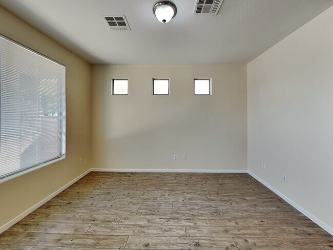 Building Photo - 10056 Barengo Ave
