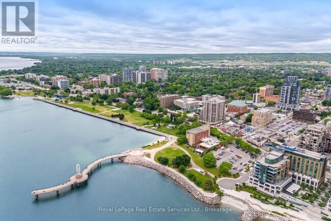 Photo du bâtiment - 360 Pearl St