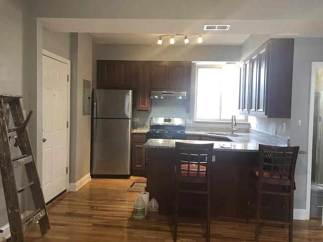 KITCHEN - 3513 W Fulton Blvd
