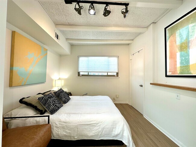 Foto del edificio - 4723 Aftonshire Dr