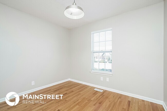 Foto del edificio - 736 Stone Hedge Dr