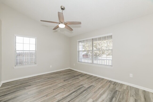 Building Photo - 3729 Riverside Pkwy