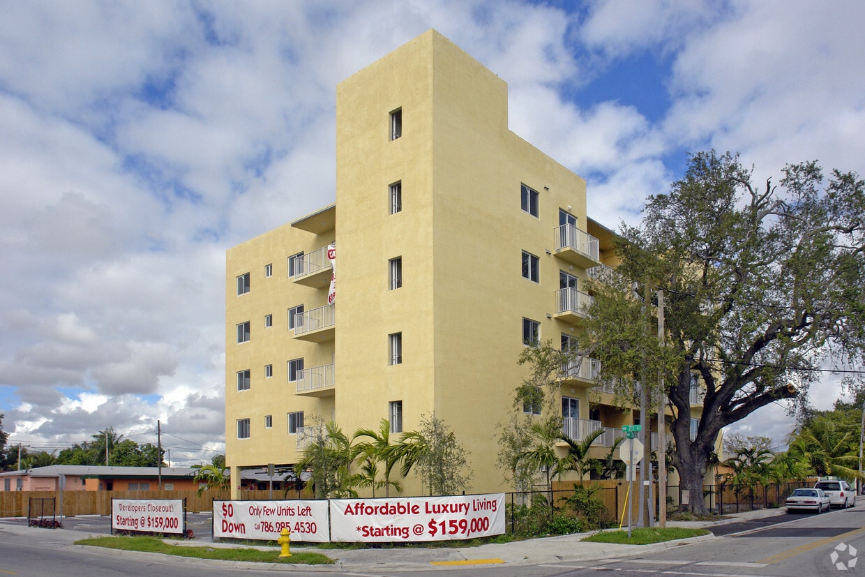 Foto del edificio - 2401-2409 NW 23rd St