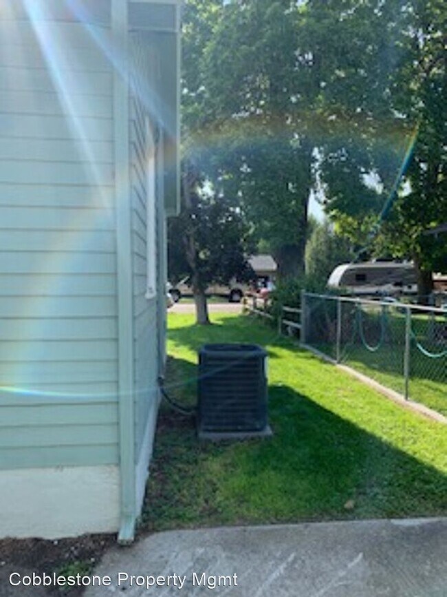 Foto del edificio - 2 br, 1 bath House - 424 Fern St