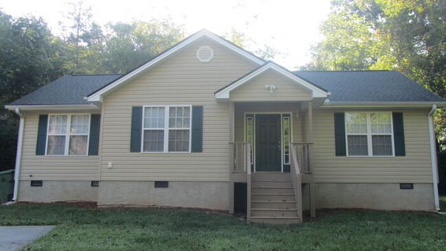 Building Photo - Great Location to School, Restaurants and ...