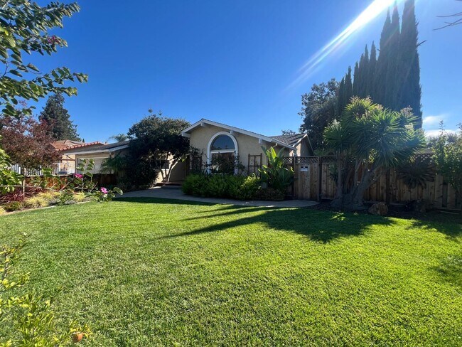 Building Photo - 2975 Fahrner Ct