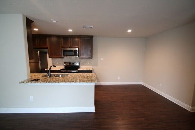 3216-3218 Cherry Lane - 3216-3218 Cherry Lane Apartment