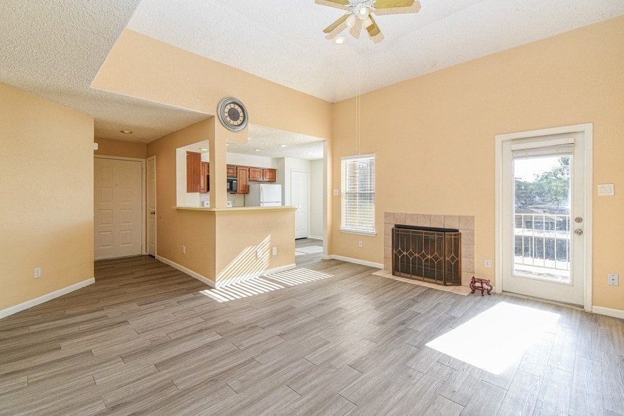 Photo - 2011 Spenwick Drive Unit 523