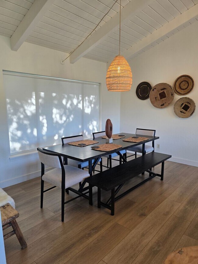 Foto del edificio - 2269RR-Upper Level