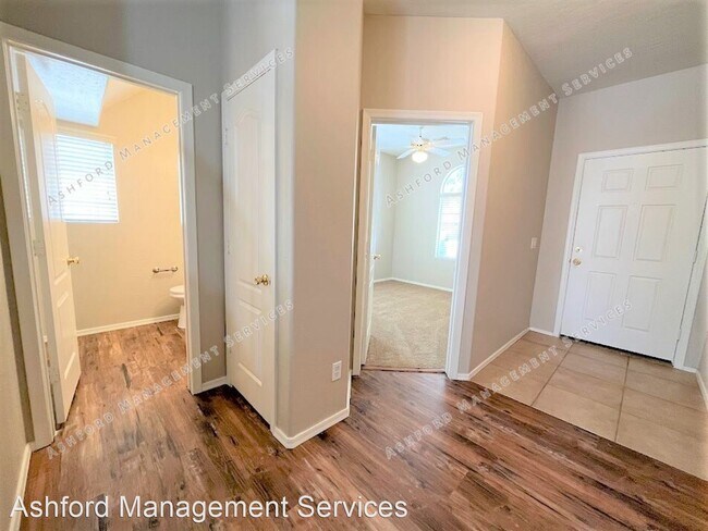 Foto del edificio - 4 br, 2.5 bath House - 2417 S. 90th Glen