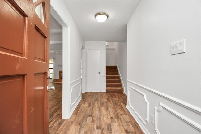 Building Photo - 4726 Charade Dr