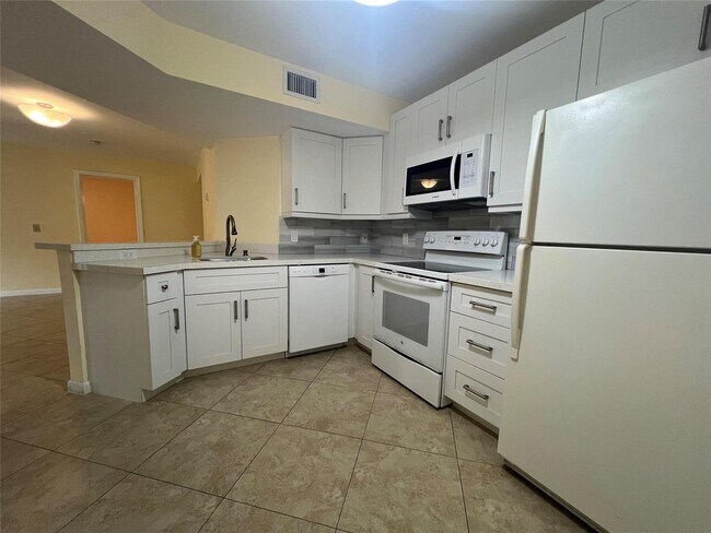 Building Photo - 8977 Wiles Rd