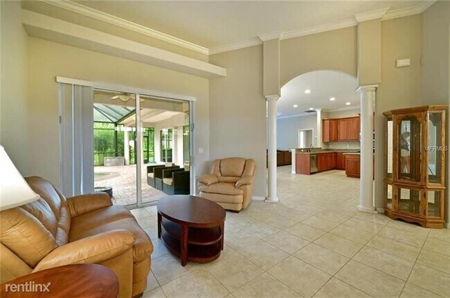 Building Photo - 4 br, 3 bath House - 2111 152nd Court East...
