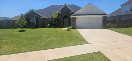 Building Photo - 302 S Emerald Woods Run