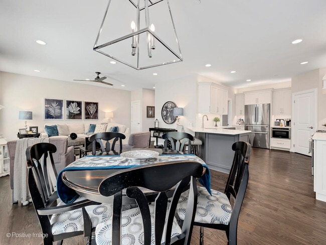 Foto del edificio - 651 Bourbon Ln