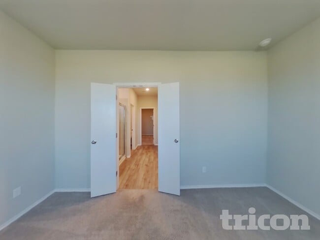 Foto del edificio - 5112 Saddle Clb Dr