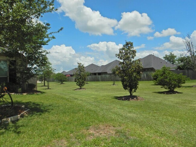 Building Photo - 2802 Naples Park Ln