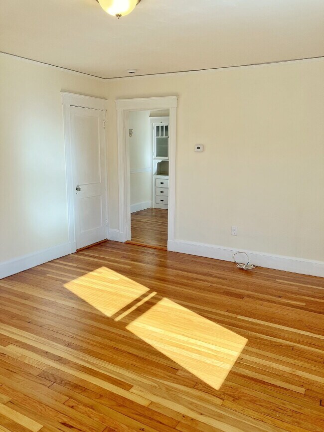 Foto del edificio - Spacious 1 BED 1 BATH near Quincy Center