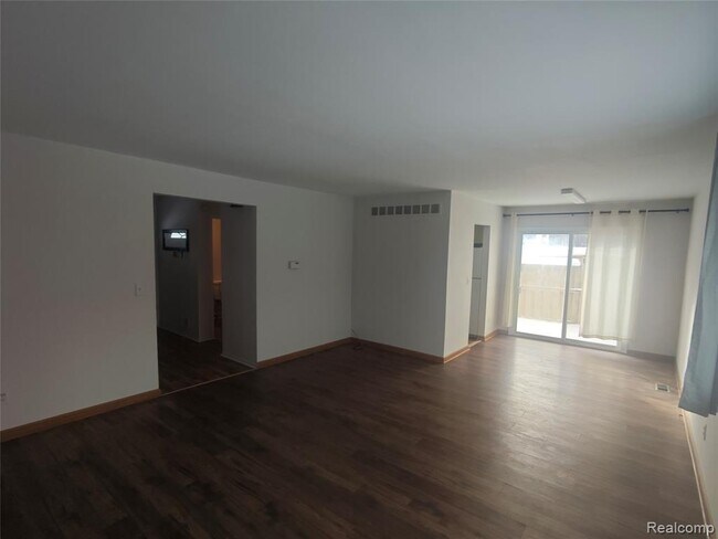 Foto del edificio - 919 Kirts Blvd