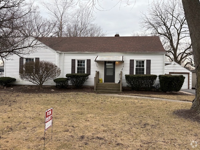Building Photo - 42 Deerpath Rd