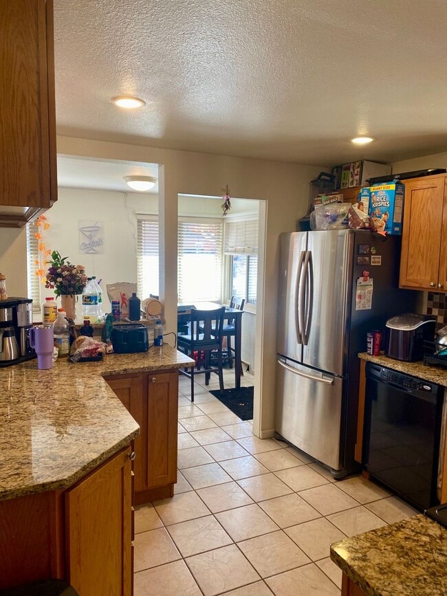 Building Photo - Available for 2026-2027 Fall Pre-Leasing! ...