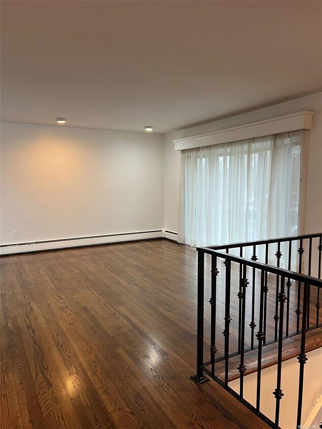 10 Valley Ln N, Woodmere, NY 11581 House Rental in Woodmere, NY