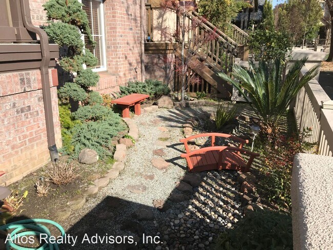 Building Photo - 3 br, 3 bath House - 81 Glenmead Court