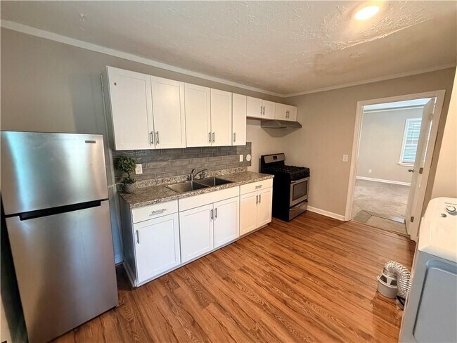 Building Photo - 10 Rockmart Dr SW
