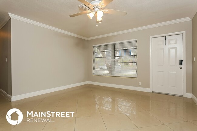 Building Photo - 6461 SW 16th Ct