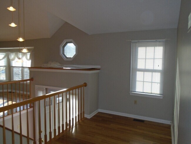 Foto del edificio - 50 Bjorklund Ave