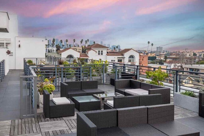 Foto del edificio - 905 S Ardmore Ave